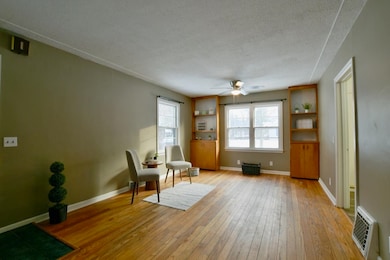 114 E Sugnet Rd, Midland, MI 48642 - photo 4