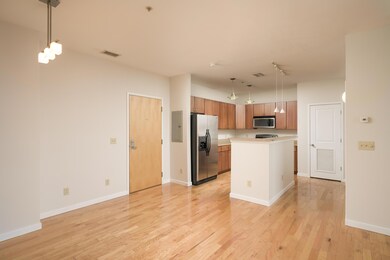 863_Flynn_St_Unit_305_04