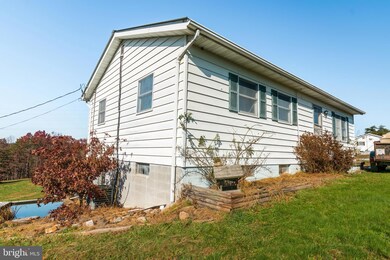 11 Azalea Ct, Berkeley Springs, WV 25411 - photo 2