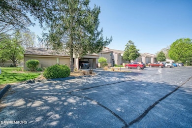 7 Lakeshore Cir unit 141, Crossville, TN 38558 - photo 2