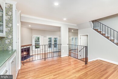 1342 Chetworth Ct, Alexandria, VA 22314 - photo 5