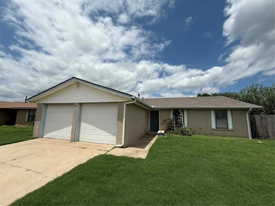 1071 Raintree Mansion, Yukon, OK 73099 - photo 2