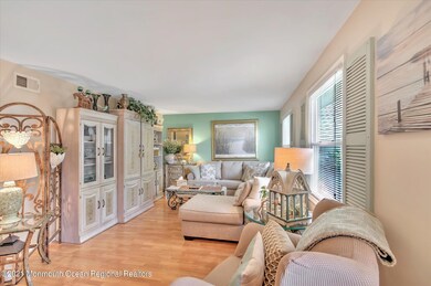 04-LIVING ROOM