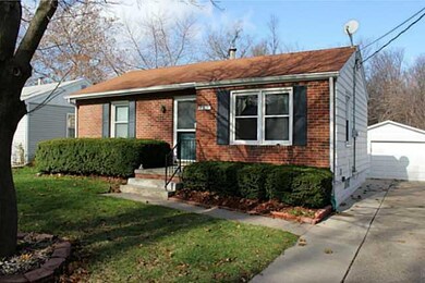5611 New York Ave, Des Moines, IA 50310 - photo 2