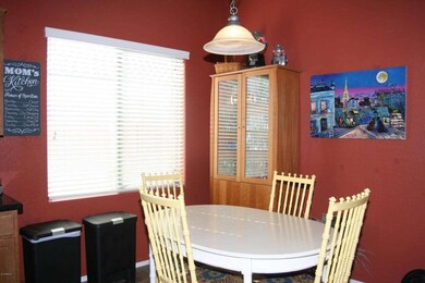 Eat In Kitchen2