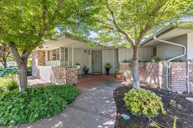 1750 S Bobolink Ln, Fresno, CA 93727 - photo 2