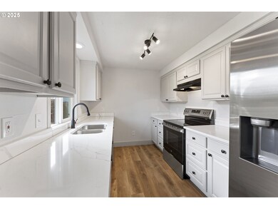 302 SE Paropa Ct, Gresham, OR 97080 - photo 7