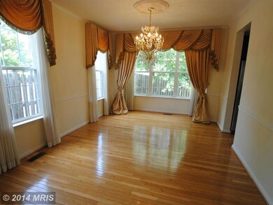 2049 Madrillon Rd, Vienna, VA 22182 - photo 3