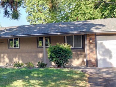 1950 Regina Way, Grants Pass, OR 97527 - photo 3