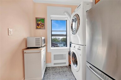 washer/dryer in apartment