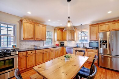 22 Kenilworth Way, Pawtucket, RI 02860 - photo 5