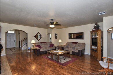 4304 S Narcissus Ave, Broken Arrow, OK 74011 - photo 7