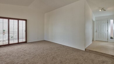 007_LIVING ROOM