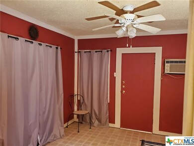 402 Saltillo St, San Marcos, TX 78666 - photo 4