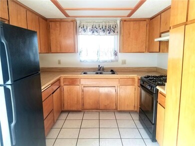 6741 Ivanpah Ave, Twentynine Palms, CA 92277 - photo 2