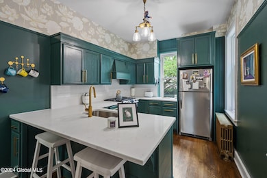 13-web-or-mls-221-jay-st