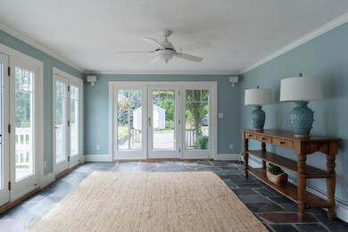 307 Foreside Road Entryway