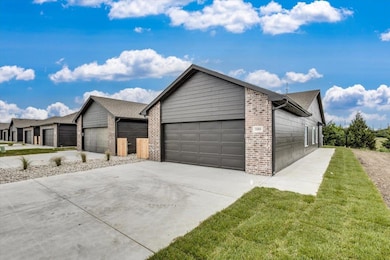 3331 E Thunder St, Wichita, KS 67219 - photo 2