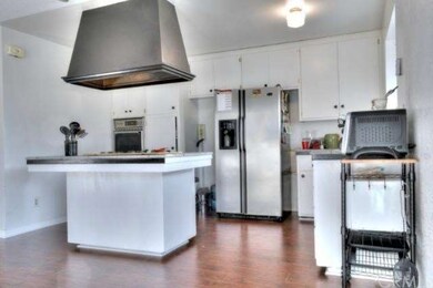 Light & bright kitchen!