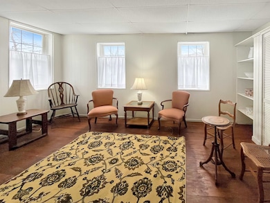 503&507 W Pleasant St, Freeport, IL 61032 - photo 4