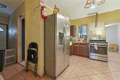 905 Shaw St, Des Moines, IA 50309 - photo 4