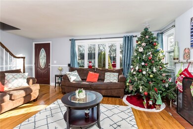 73 Pilgrim Dr, Warwick, RI 02888 - photo 5