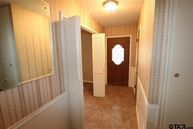 207 207 E Sheridan, Tyler, TX 75702 - photo 2