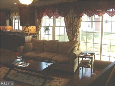 364 Appletree Dr, Levittown, PA 19055 - photo 6