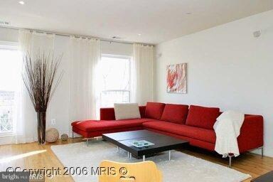 1640 Beekman Place NW unit B, Washington, DC 20009 - photo 2