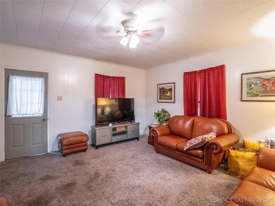 611 N Hickory St, McAlester, OK 74501 - photo 4