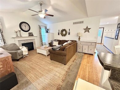 519 7th Ave SW, Cedar Rapids, IA 52404 - photo 6