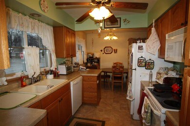 1353 Fairlane Dr, Bettendorf, IA 52722 - photo 6