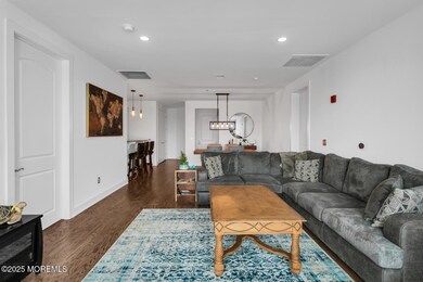 432 Ocean Blvd Long Branch NJ-large-013-