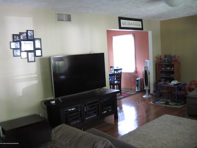 5924 Coulson Ct, Lansing, MI 48911 - photo 3