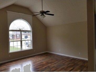 304 Christopher Ct, Shelbyville, TN 37160 - photo 2