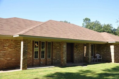 1409 Jeff Davis Dr, Tyler, TX 75703 - photo 2