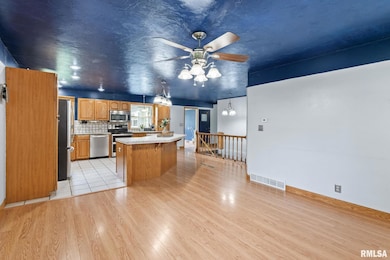 1527 11th St, de Witt, IA 52742 - photo 7