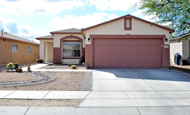 9934 E Deer Trail