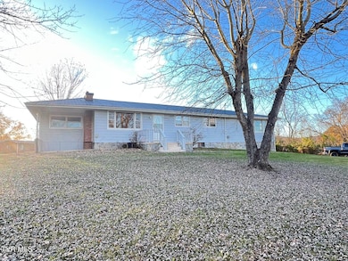 229 Clint St, Kingsport, TN 37660 - photo 3