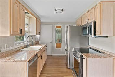 30 Bennett Ave, Cranston, RI 02920 - photo 6