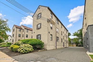 17 Leroy Place unit 3B, Red Bank, NJ 07701 - photo 5