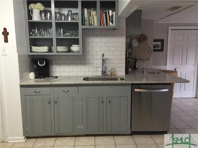 Kitchen/Bar Area