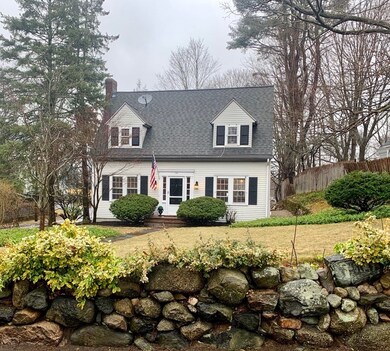 142 Oakland St, Wellesley Hills, MA 02481 - photo 2