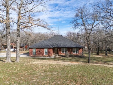 312 W Arbor Ct, Springtown, TX 76082 - photo 5