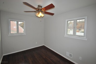 33 Mercury Cir, South Amboy, NJ 08879 - photo 6