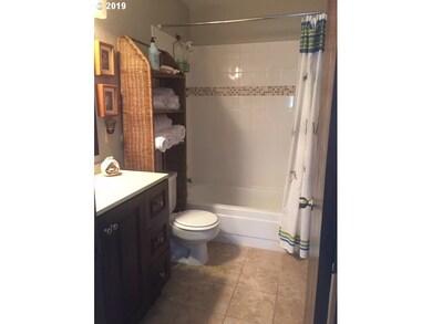 1213 SW 12th St, Lincoln City, OR 97367 - photo 7