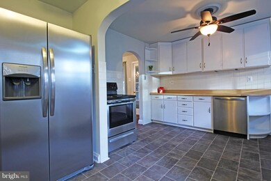 1217 Hillside Rd, Pasadena, MD 21122 - photo 3