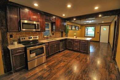 1500 E Chilhowie Ave, Johnson City, TN 37601 - photo 2