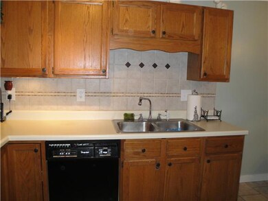 Beautiful Back splash, Lazy Susan Corner Cabinet, 