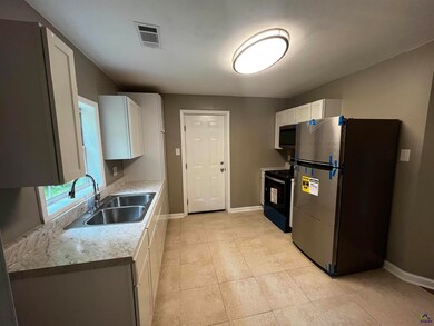 805 S 3rd St, Warner Robins, GA 31088 - photo 3